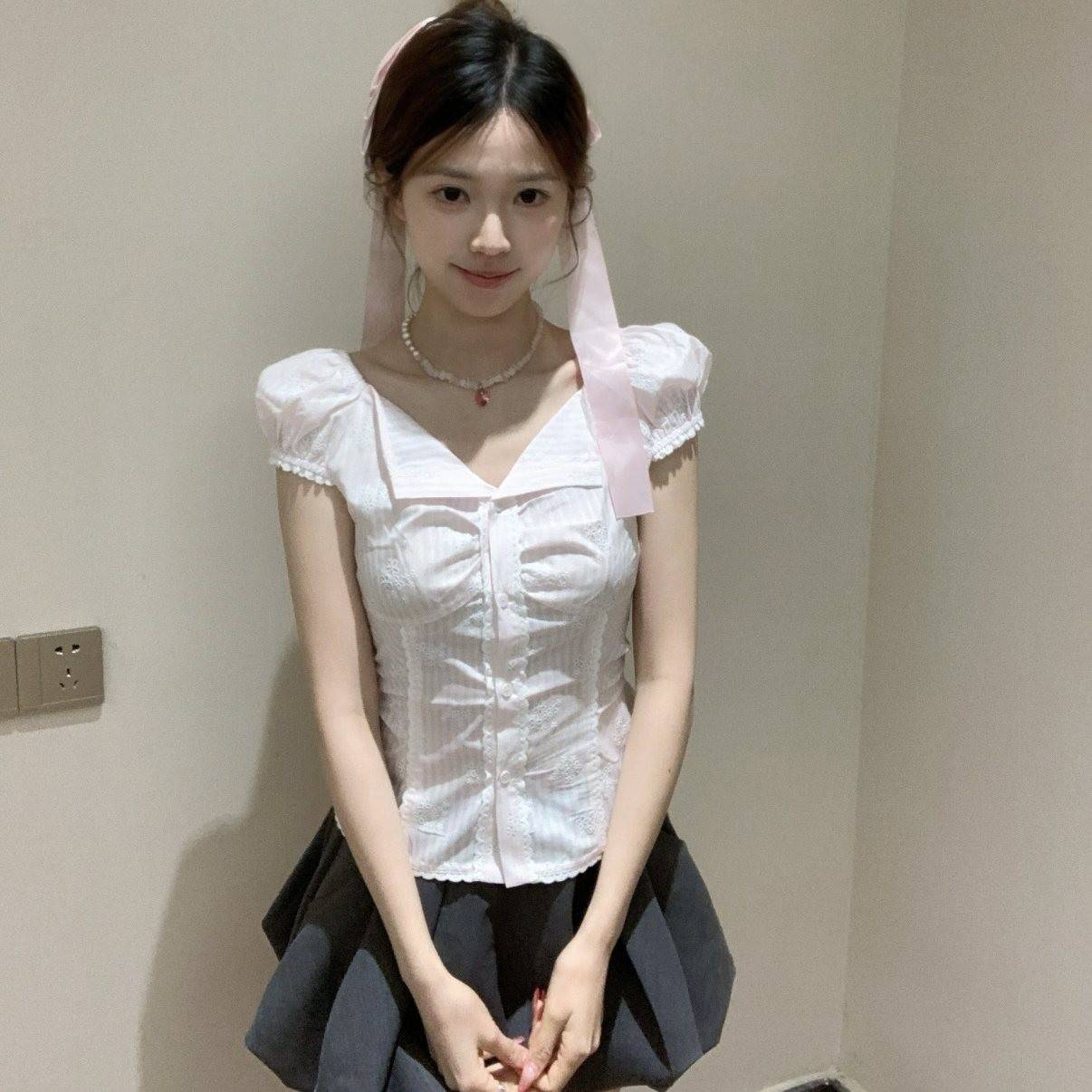 韩系少女感蕾丝花边翻领短袖衬衫女夏季新款收腰显瘦泡泡袖上衣