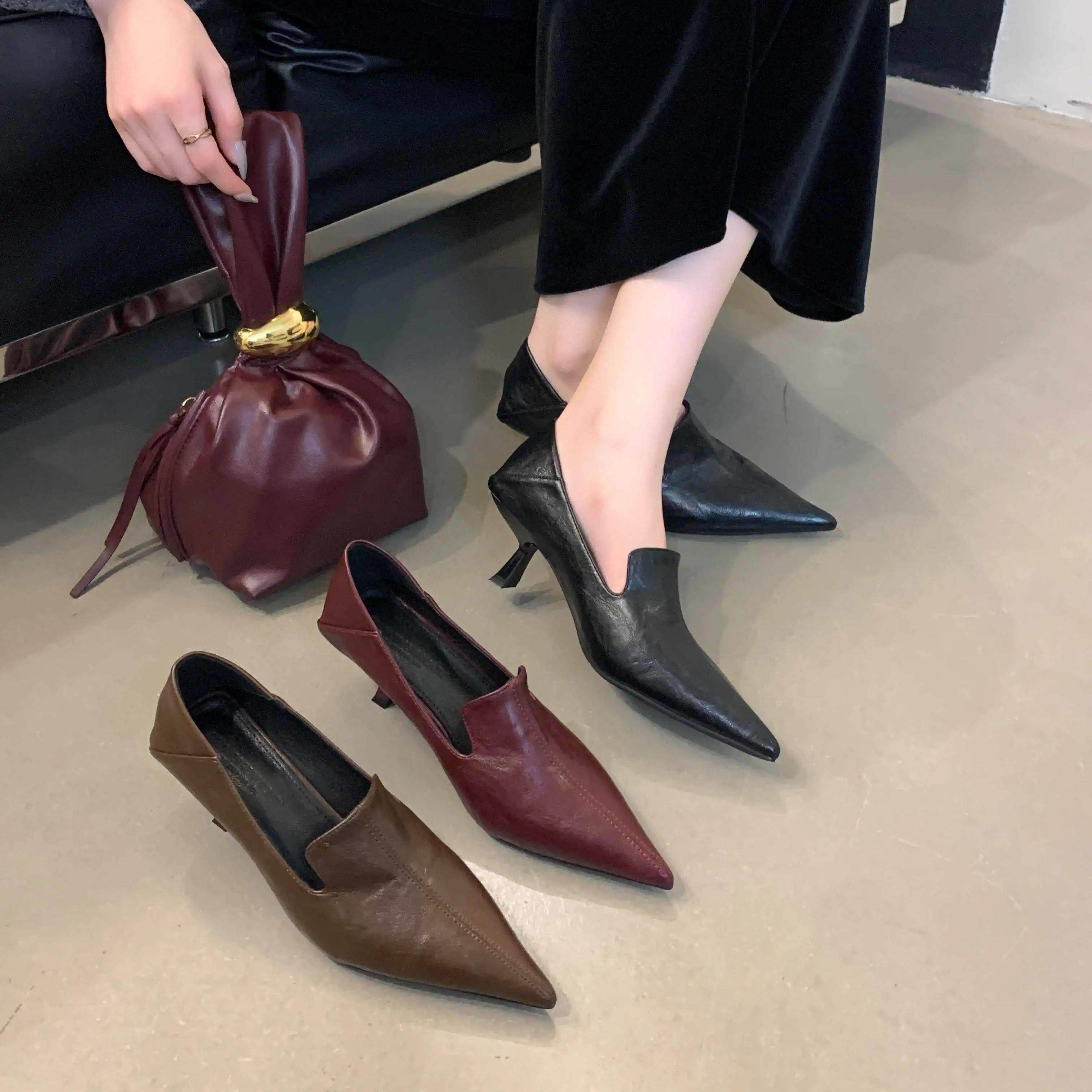 潮牌2025春秋季新款尖头细跟中跟单鞋软底显瘦低跟英伦风小皮鞋女