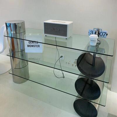 服装店展示架玻璃中岛流水台落地多层买手店饰品货架鞋包店陈列架