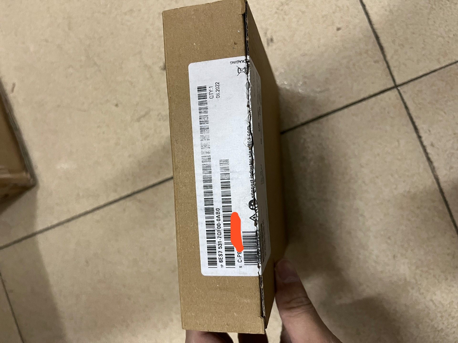 西门子531-7QF00全新的，包装盒搞错了，序列号对不上。