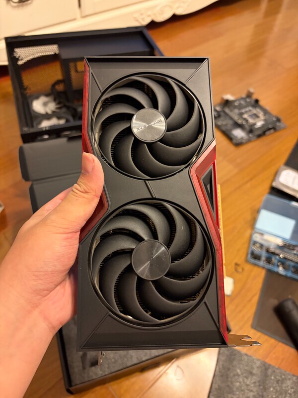 七彩虹RTX5060战斧BATTLE NX 8G显卡 实物图 2