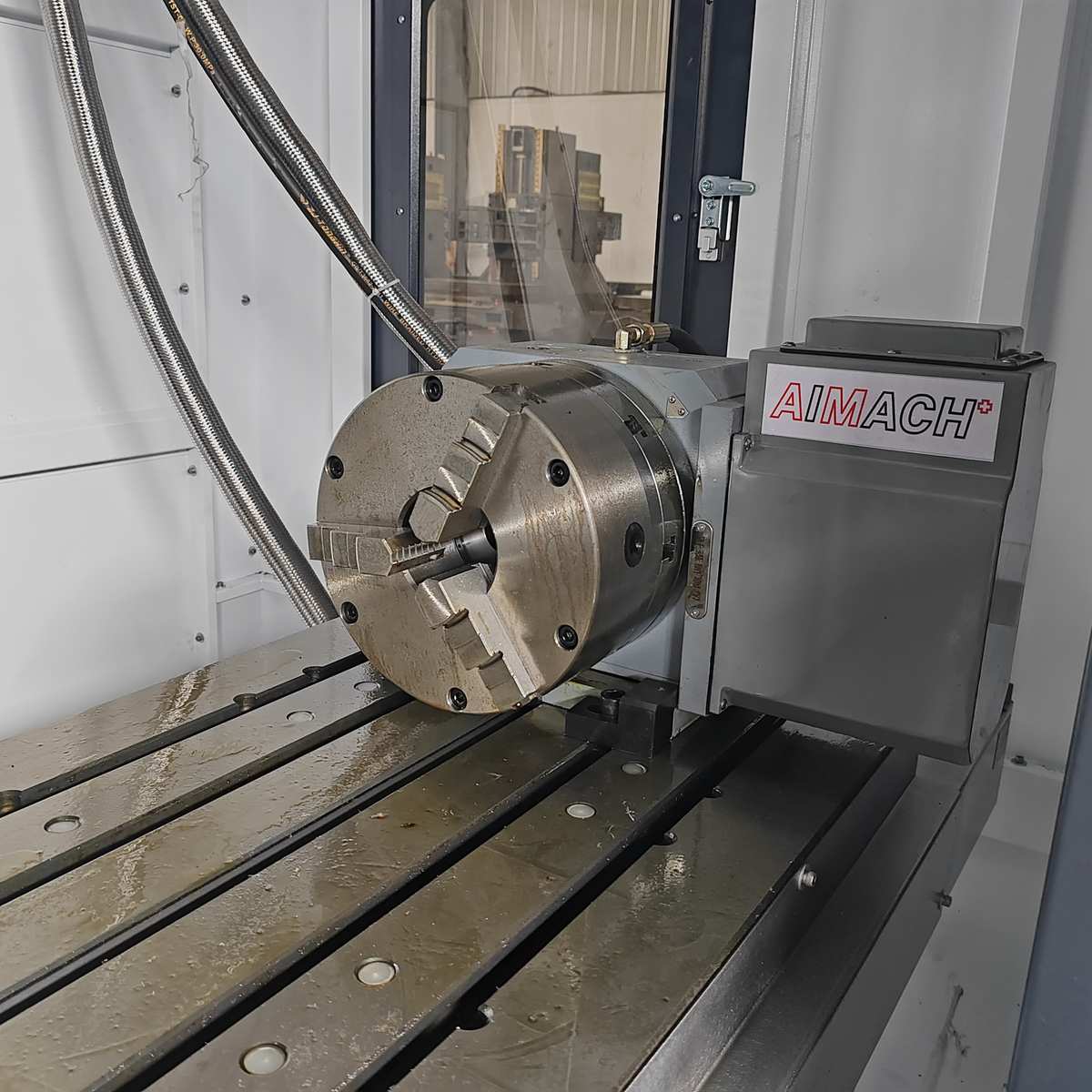 海杆厂家轨中心可选加工轴线立式 供应滚珠vmc1050丝数控骏三铣床