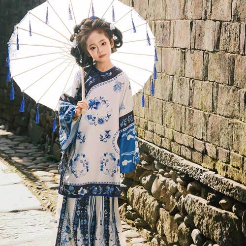 女童汉服2025新款青花瓷格格服古风马面裙古装清朝斜襟圆领清汉女