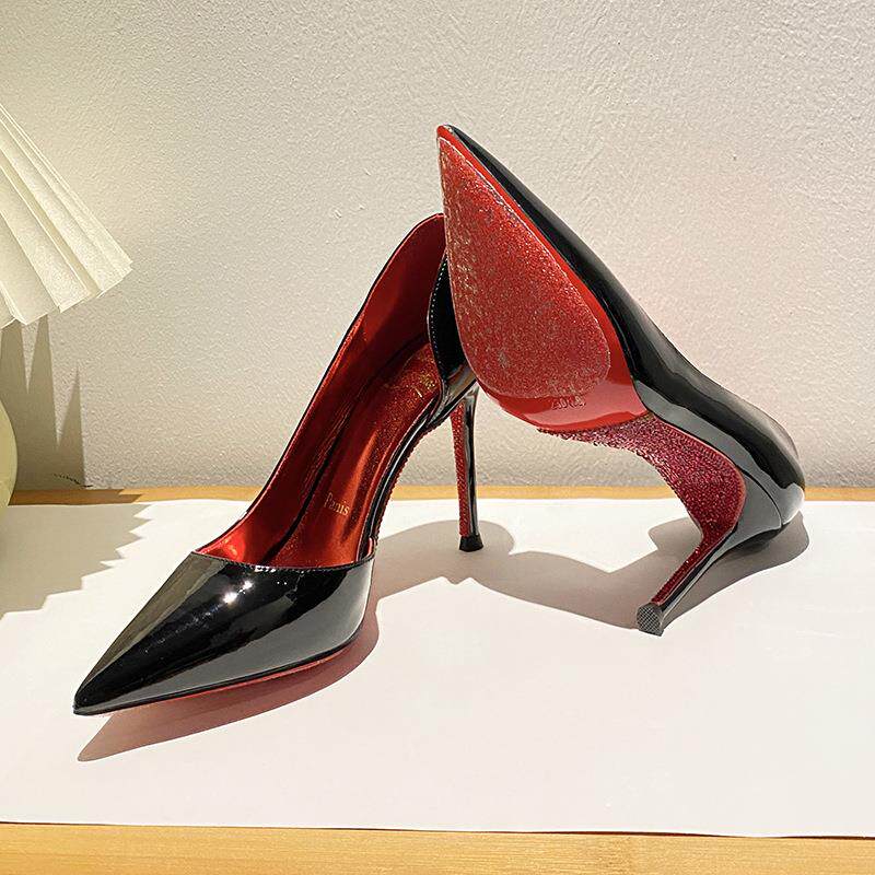 黑色高跟鞋女细跟2026年新款红底鞋尖头水钻浅口漆皮职业侧空单鞋