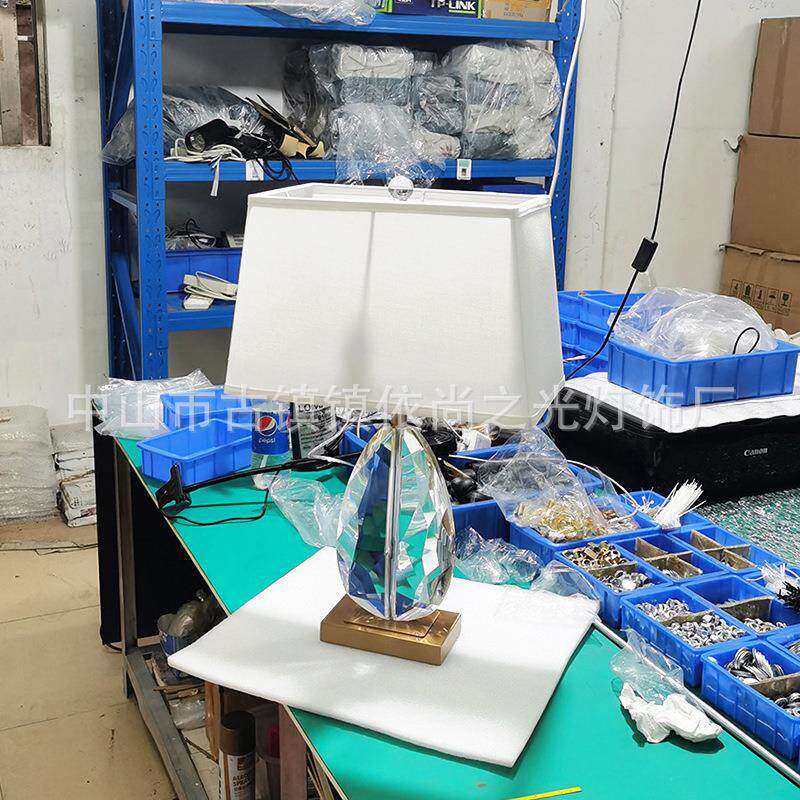 K水滴9台灯客厅装饰后现代简约轻奢个ZUI性创意设计师卧水晶室床