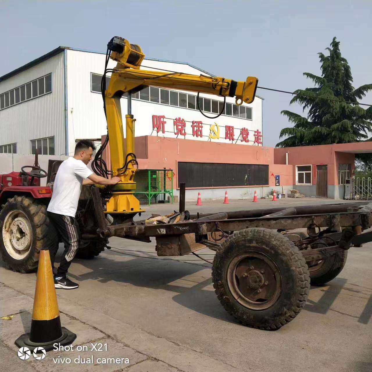 皮卡货车随车吊机小型货车电动吊机农用货车货船液压伸缩旋转