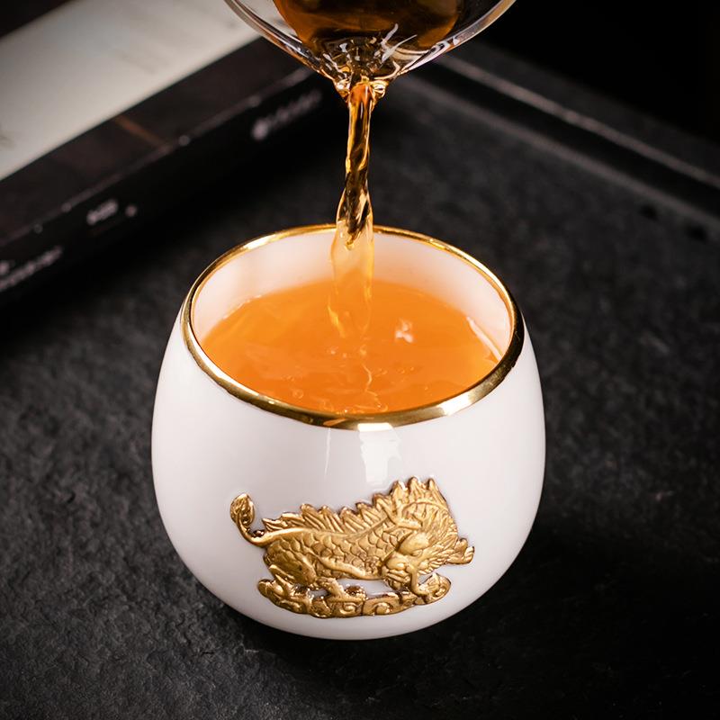 24K金羊脂玉浮雕杯麒麟献瑞鎏金主人杯茶单杯金品名杯茶杯建盏杯