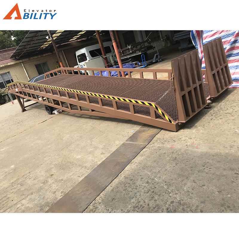 物流集装箱装卸移动式登车桥6810吨卸货移动式液压登车桥厂家