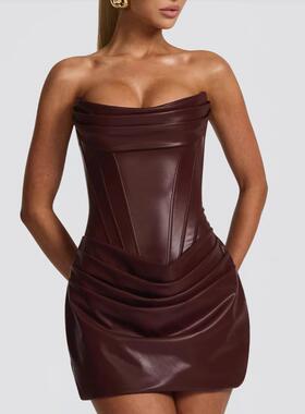 Women's one shoulder bag buttocks exposed back dress,