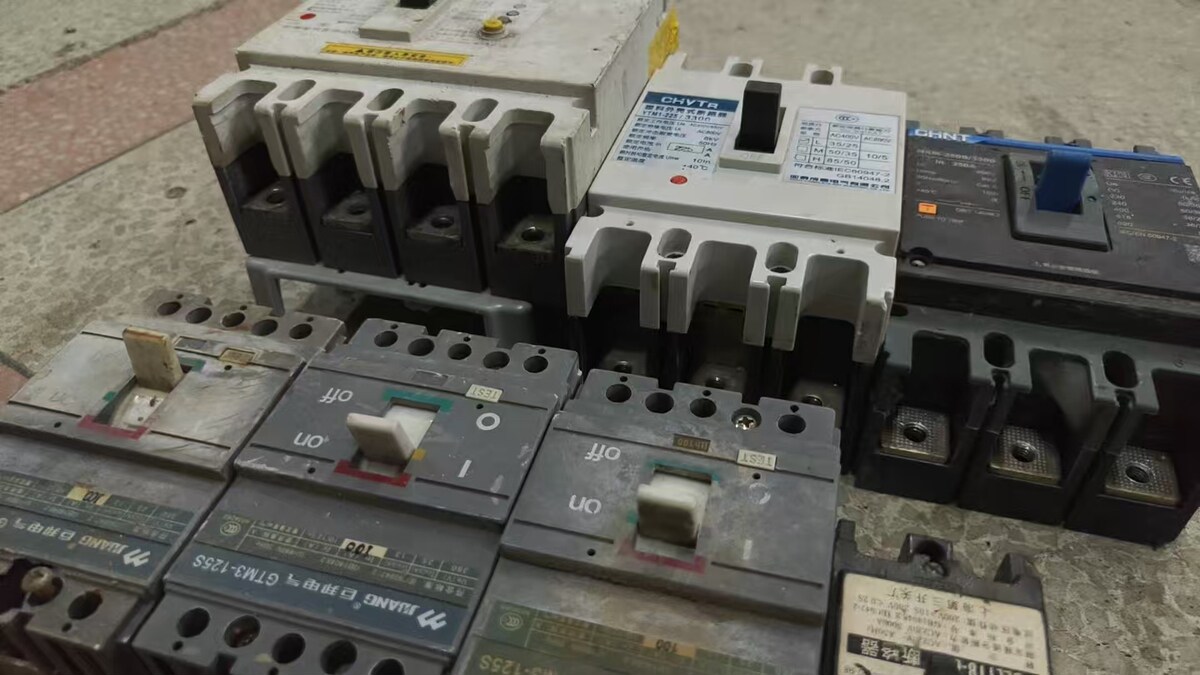 5月23日北京【京械8031】单位淘汰报废处置断路器7只（具体以实物为准，非专业人士谨慎竞拍）网络拍卖公告