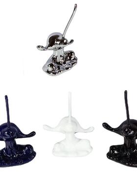 现代简约长鼻子抽象人物样板房客厅玄关电视柜摆件个性人物装饰品