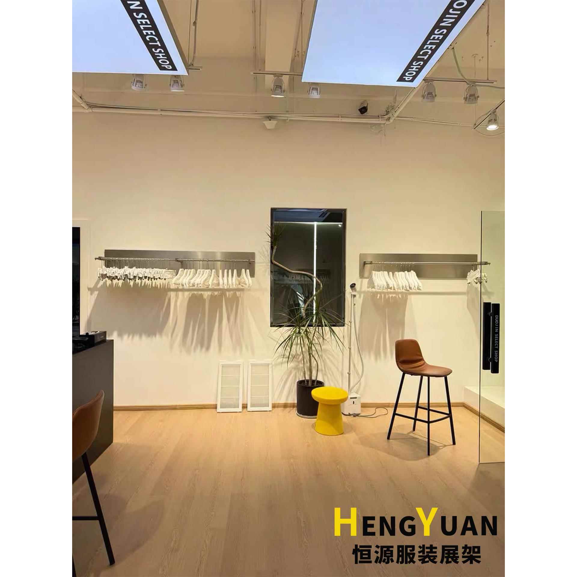 服装店展示架上墙不锈钢侧挂挂衣架工业风陈列架壁挂式女装店货架