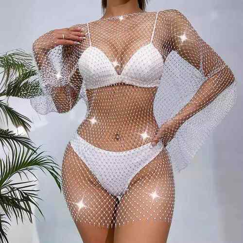 Long sleeved dress with hollowed out sparkling diamond