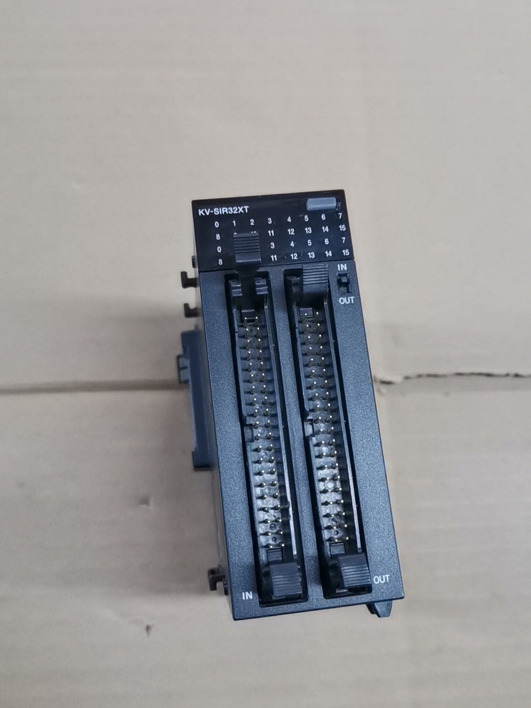 基恩士模块KV-SIR32XT功能包好，实物图