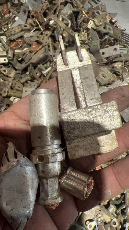 1月16日许昌处置一批报废电力设备配件有红铜有镀银共计400公斤打包处理网络拍卖公告