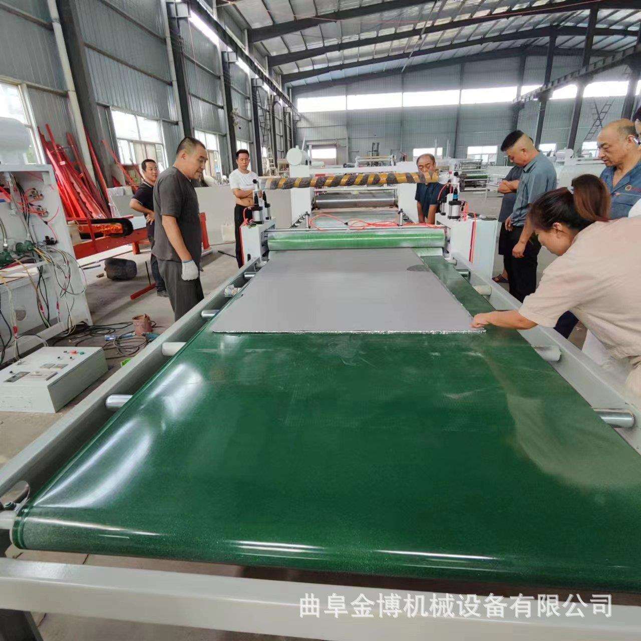 冷裱贴膜机 金属板保护膜覆膜机 自带粘性透明PVC膜覆膜机设备