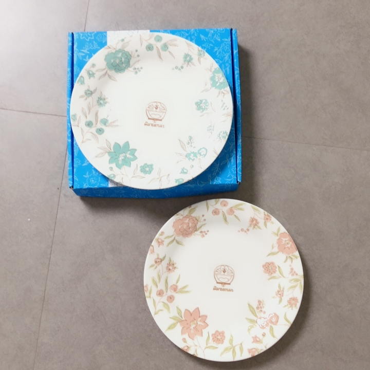 哆啦A梦花园系列陶瓷盘子2个装23cm