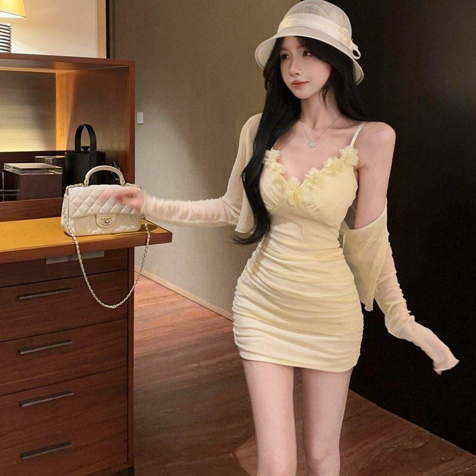 名媛领吊带连衣裙女秋冬纯欲性感包臀裙抹胸套装裙子开衫两件套