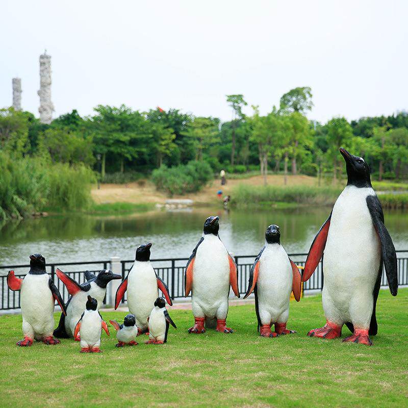 户外玻璃钢仿真企鹅雕塑公园冰室海洋馆喷泉水池景观装饰动物摆件