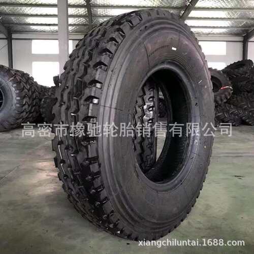 风神900- 9.00R20载重卡车钢丝轮胎 拉兵车轮胎