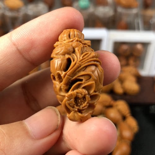1.95镂空荷塘月色