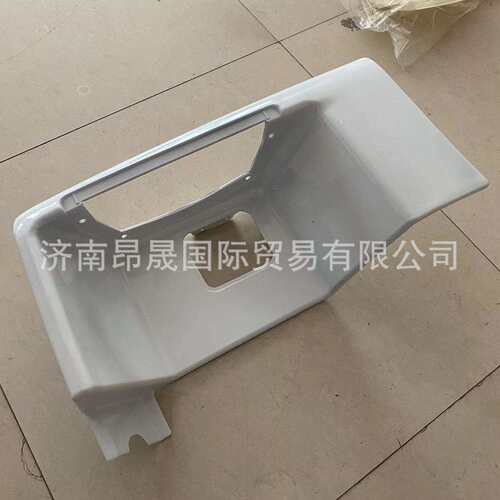 跨境重汽HOWO T7H 汕德卡C7H C9H 外饰件 右踏板 812W61510-0804