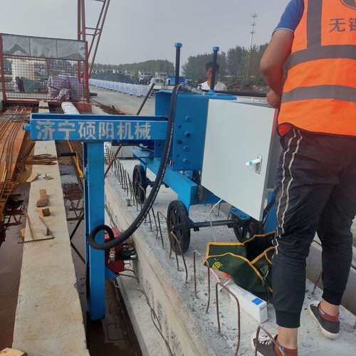上海自动行走凿毛机空心板凿毛机视频桥梁凿毛机厂家