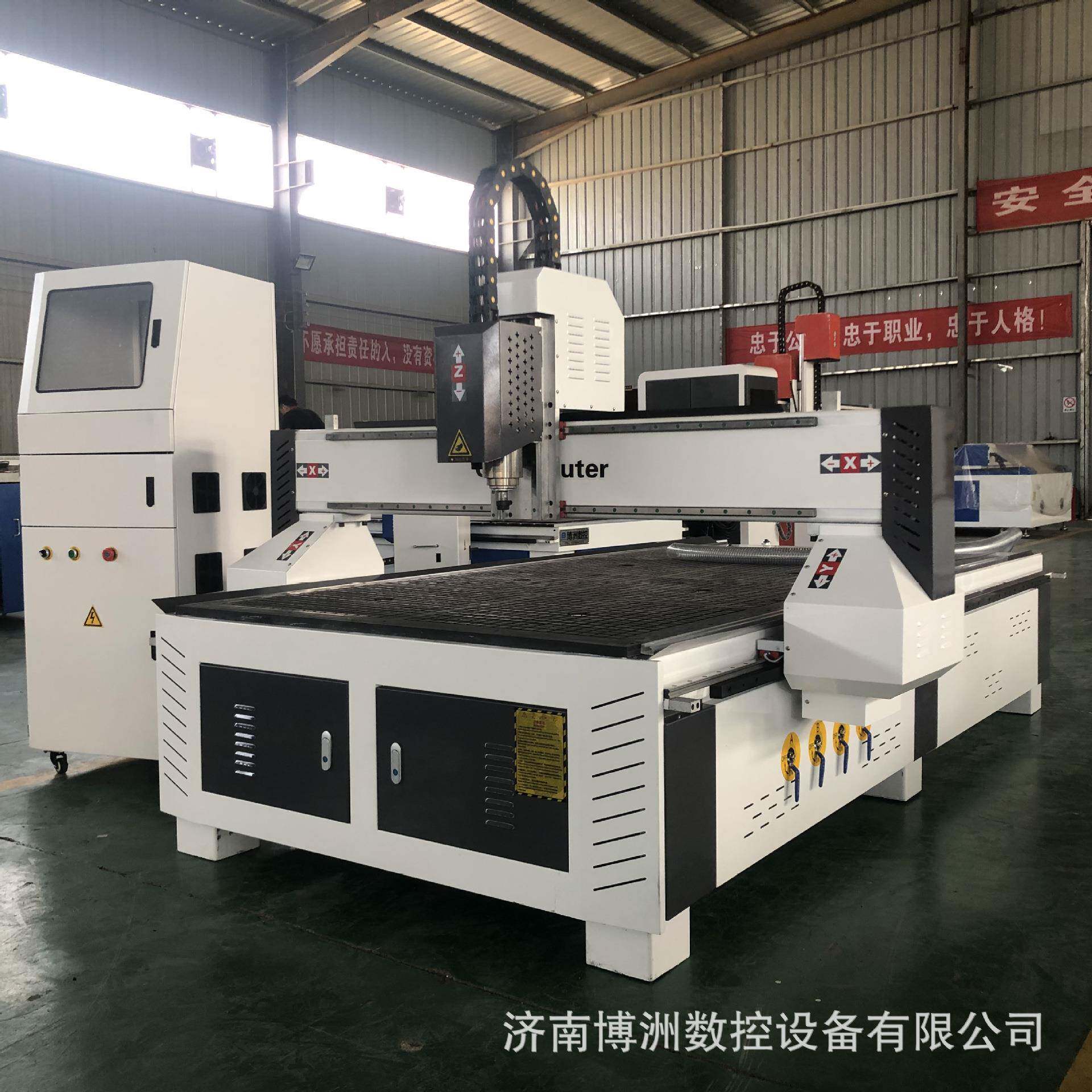 巡边雕刻机1325广告巡边雕刻机PVC木板数控标识kt板异型切割