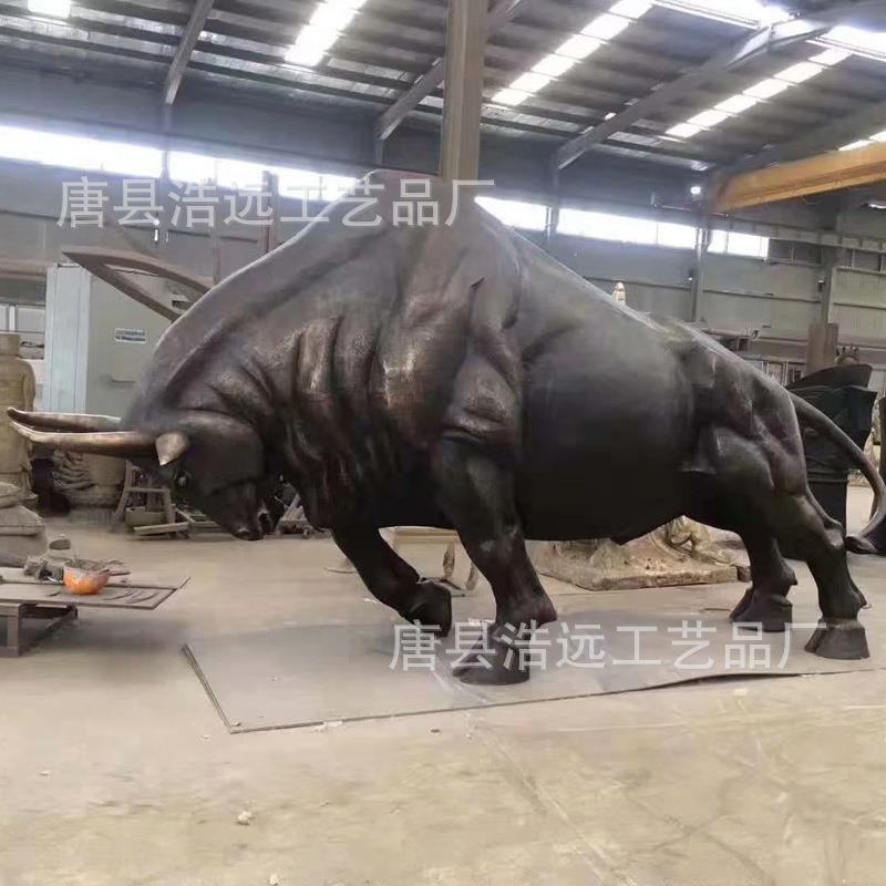 古铜色做旧拓荒牛塑像 广场大型不锈钢仿真犀牛雕塑 紫铜牛摆件