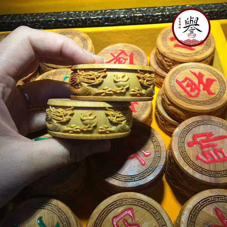 双龙工艺品太行 珠崖柏木雕象棋戏 批发礼品木质实木家居摆件