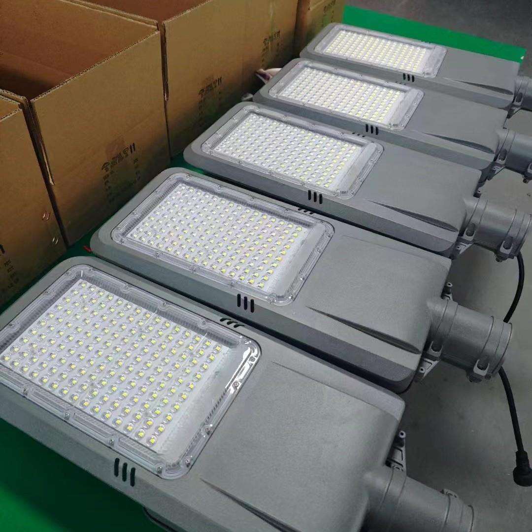 新款农村家用太阳能路灯工程款墙壁厂房分体投光灯跨境solarlamp