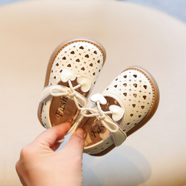 女宝宝鞋子春季女婴公主鞋软底学步鞋凉鞋婴儿单鞋镂空小童小皮鞋