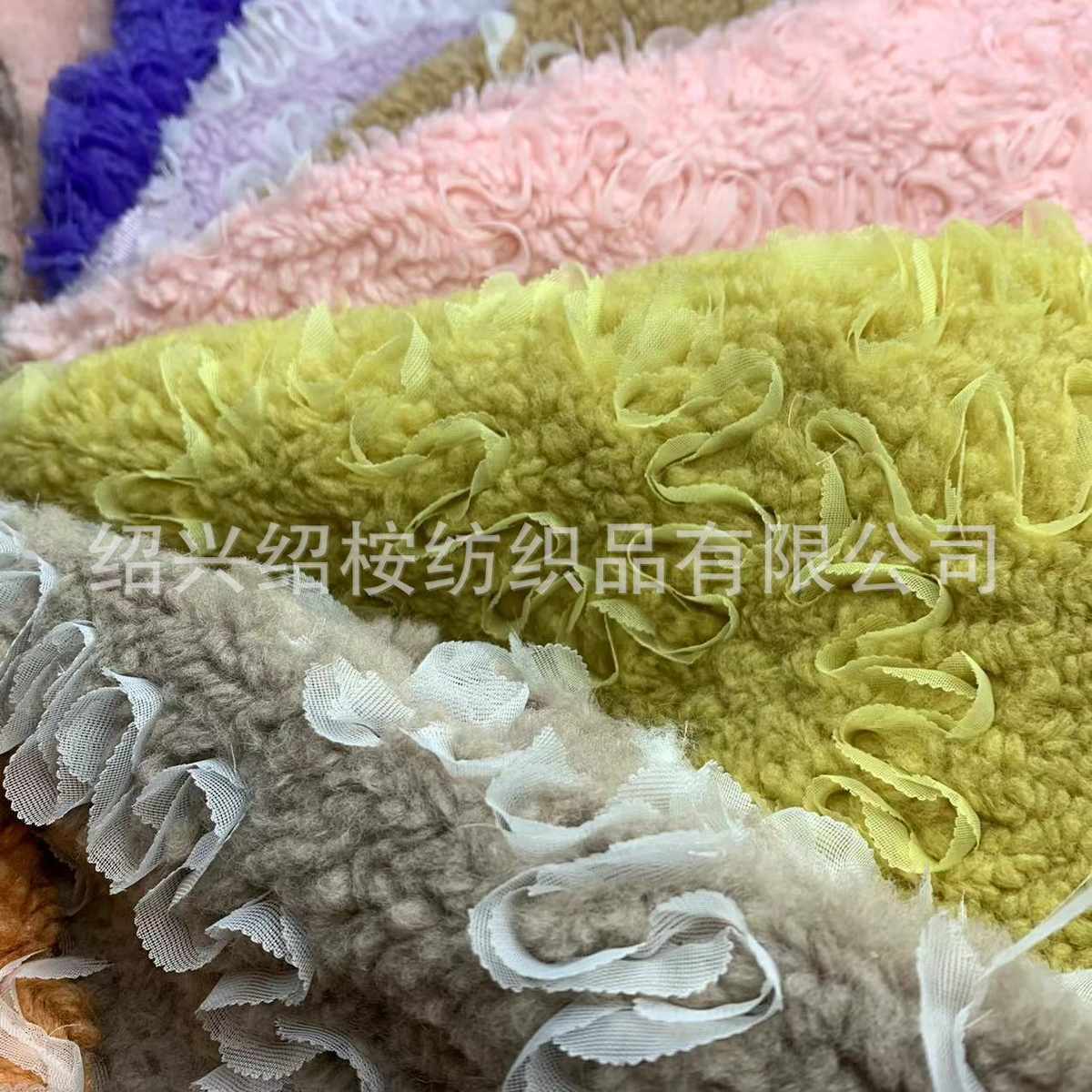 绣花蕾丝刺绣波浪颗粒绒面料 现货 秋冬保暖摇粒绒羊羔毛针织面料
