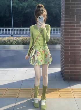 2026年夏季碎花绿色淡人穿搭一整套开衫高腰半身裙通勤气质两件套