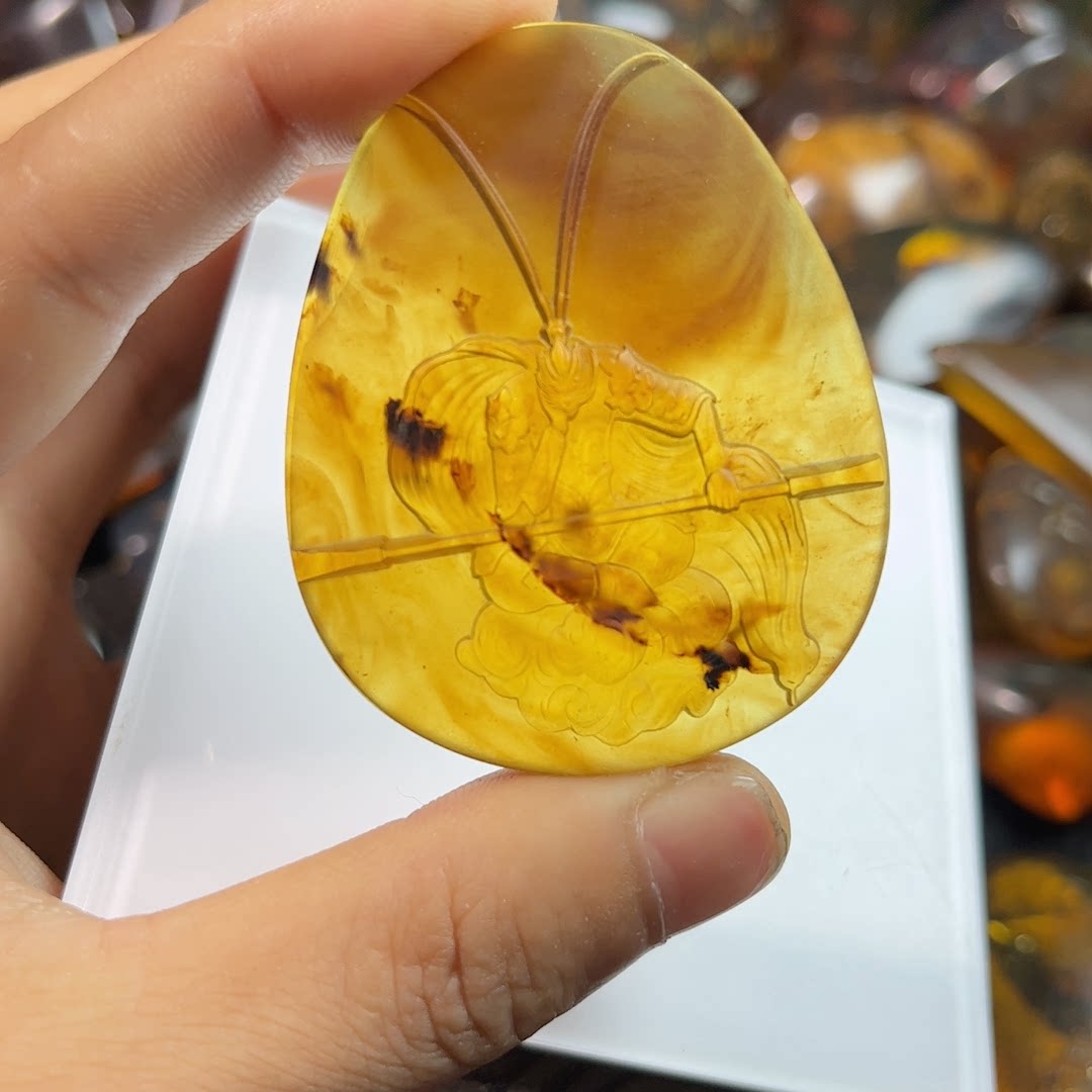 天然缅甸琥珀大圣归来棕珀9克吊坠