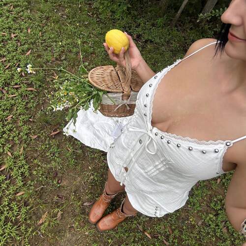 White lace up camisole vest women's top set