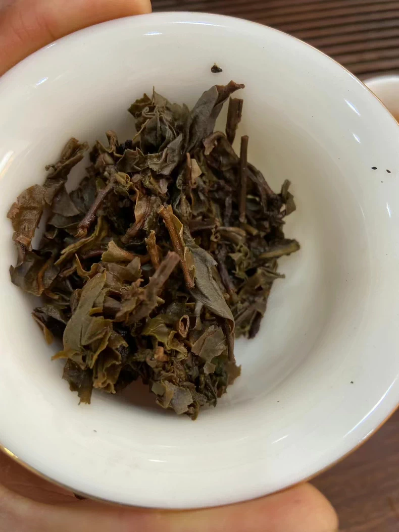 清倉撿漏2004年500克班章古樹茶千年古茶樹老生茶磚 普洱茶 BUASHOP普洱老茶