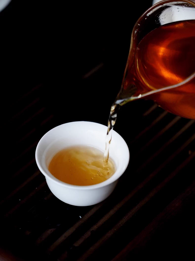 絕版甜潤2005年冰島古樹生茶1000克普洱茶陳茶餅茶筍葉包裝古樹茶 普洱茶 BUASHOP普洱老茶