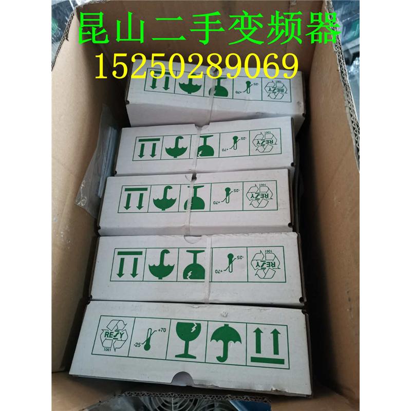 全新施耐德 VW3A1102 变频器面板卡件