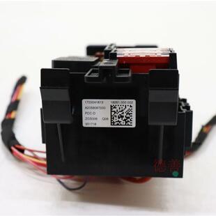 适用奔驰213238E180E200E260E300E400保险丝盒2059067200