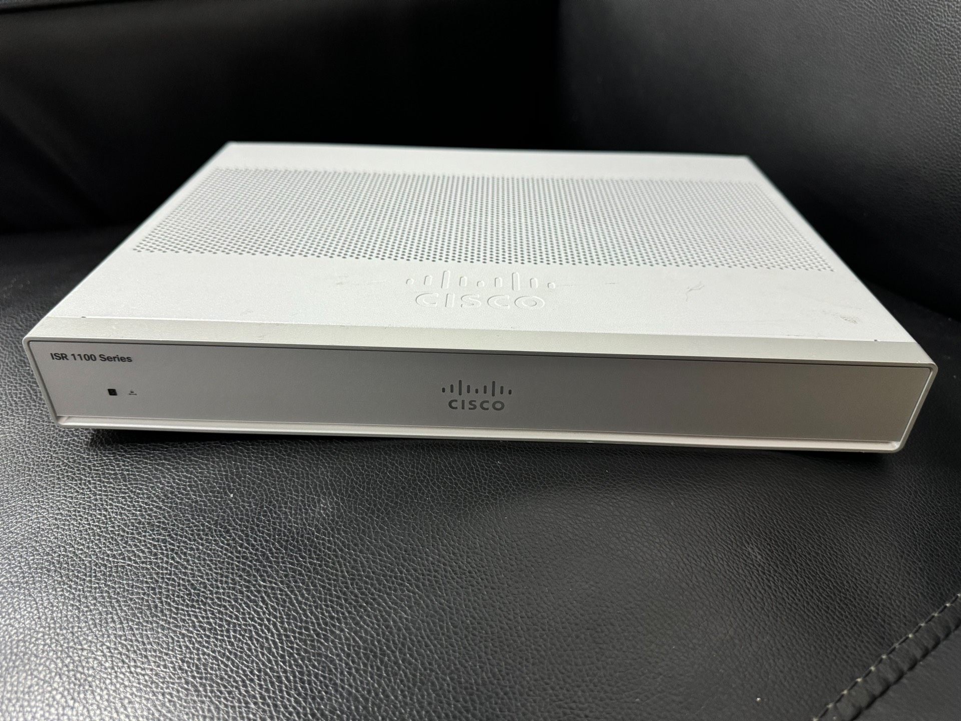 思科C1111-8P路由器 实物如图片