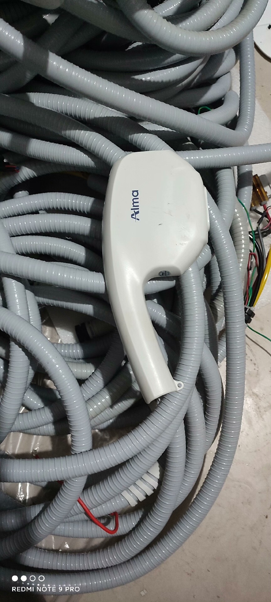 以色列飞顿拆机外壳，以及线，二十多套，需要联系。