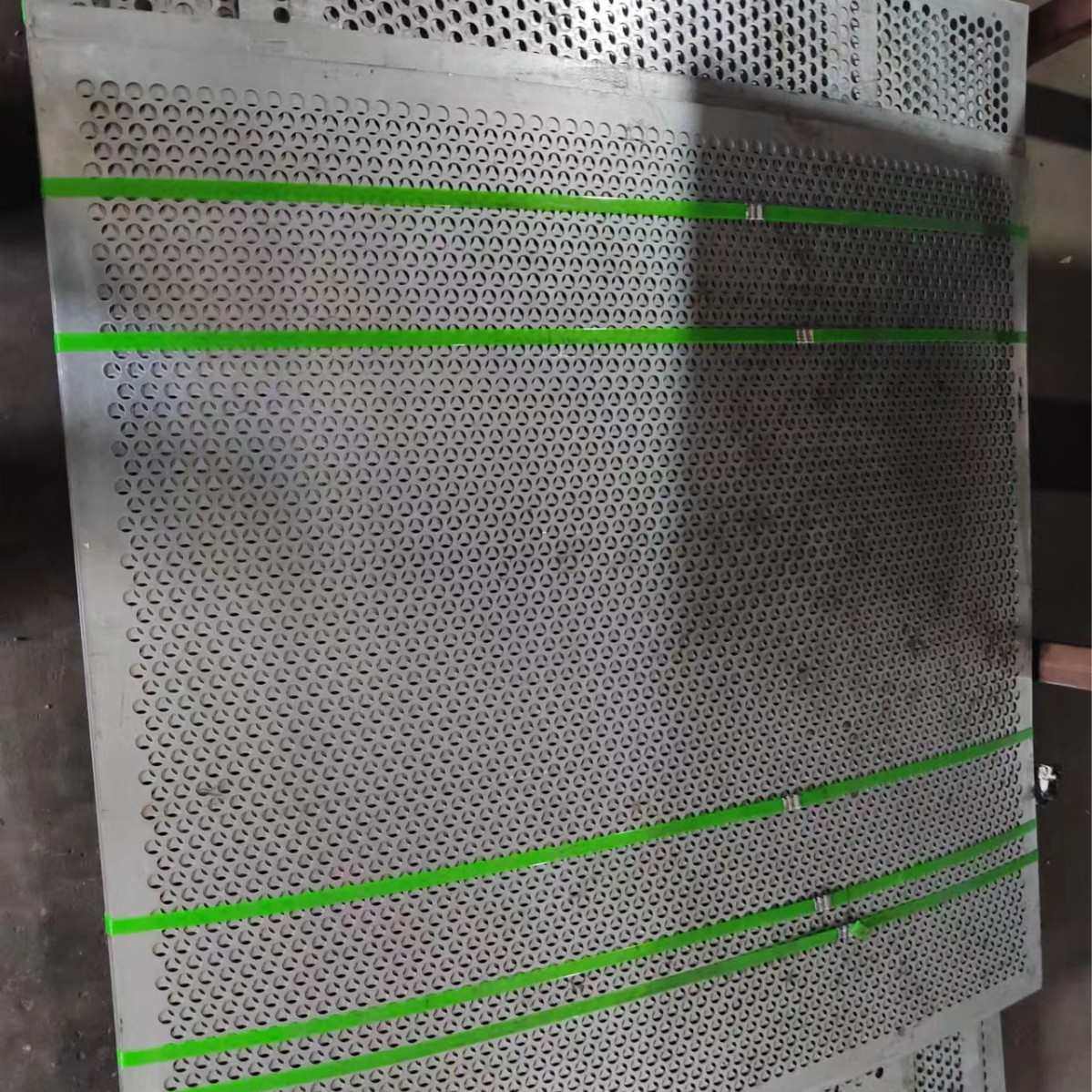 304冲孔网铝板装饰洞洞板金属冲孔板阳台楼梯置物过滤筛板圆孔板,商业/办公家具,瓷砖展架/地板展架,淘宝优惠券,粉丝福利购,淘宝优惠卷