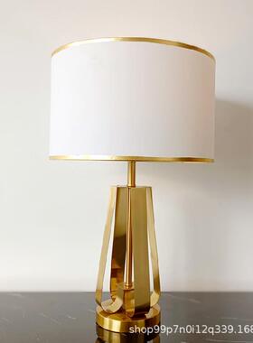 后现代创意性YF-105金厅色四边台个客灯书房设计师边几样卧室床头