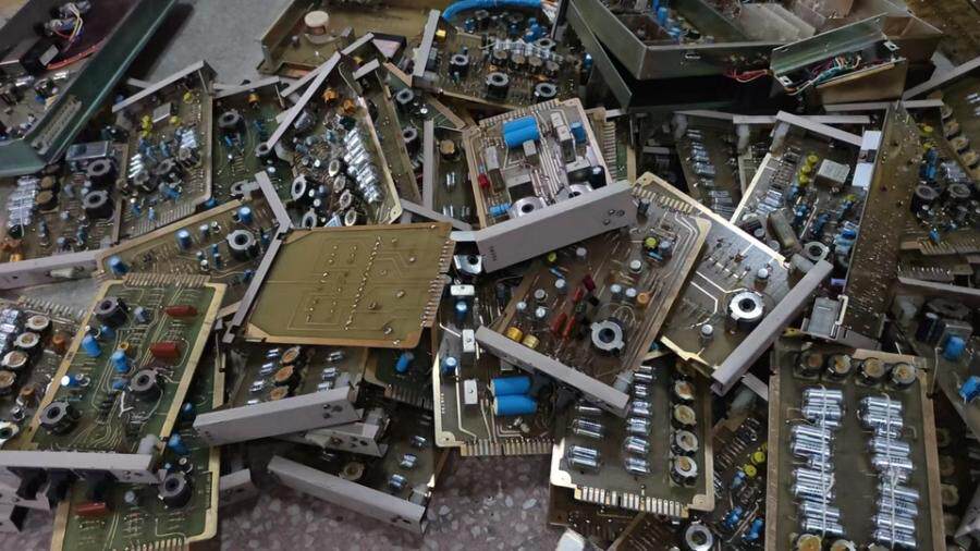 4月25日北京【京械6101】镀金镀银以及金点继电器一批（具体以实物为准）网络拍卖公告