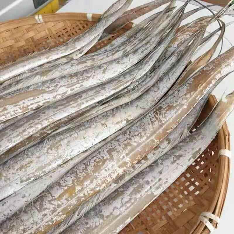 渔民自晒半干咸带鱼盐带鱼腌制海鱼咸刀鱼舟山咸鱼海鲜干货
