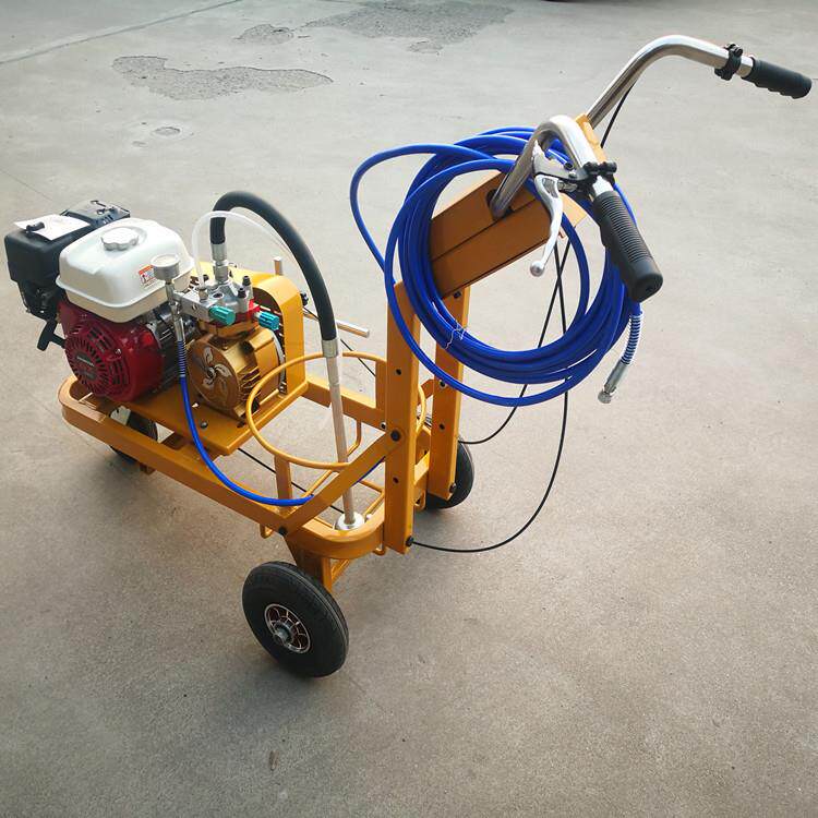 出料顺的畅手推式道喷路划线机均匀颗粒汽油FBM路面标无线冷划线