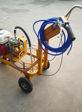 出料顺的畅手推式道喷路划线机均匀颗粒汽油FBM路面标无线冷划线