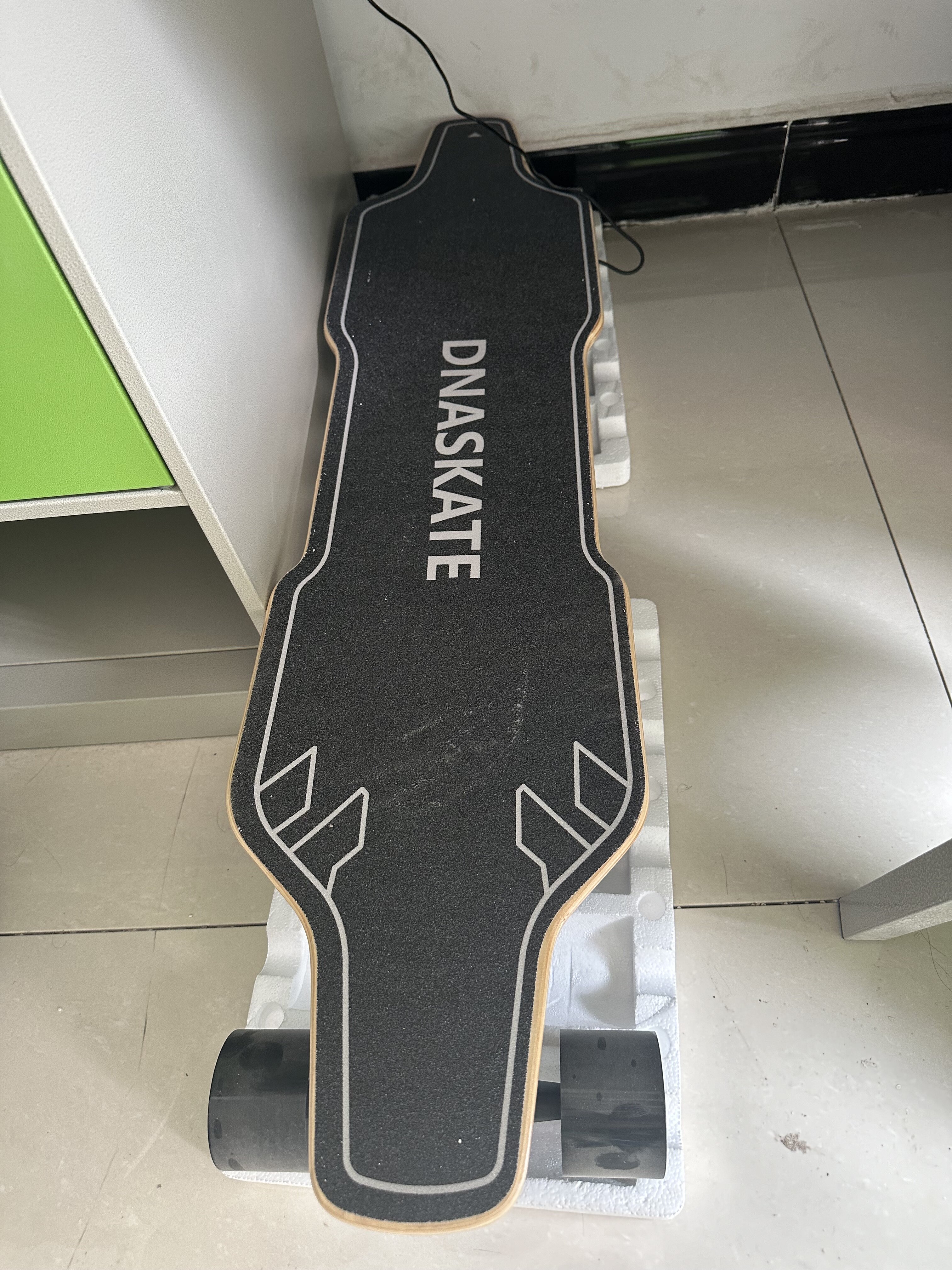 Электроскейтборд DNASKATE V4 1200Вт двойной привод 50км запас хода Внедорожный электрический лонгборд для взрослых photo review