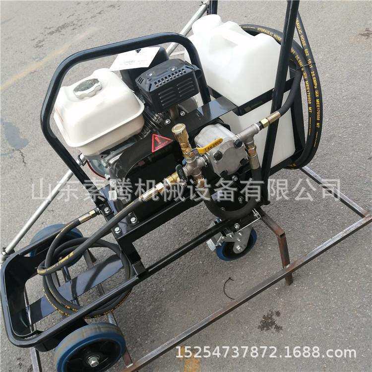 山东索腾道路养护撒布机 乳化沥青喷洒机 厂家手推式洒布车